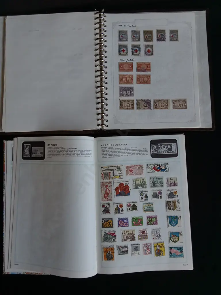 PAIR OF STAMP ALBUMS Image 1++