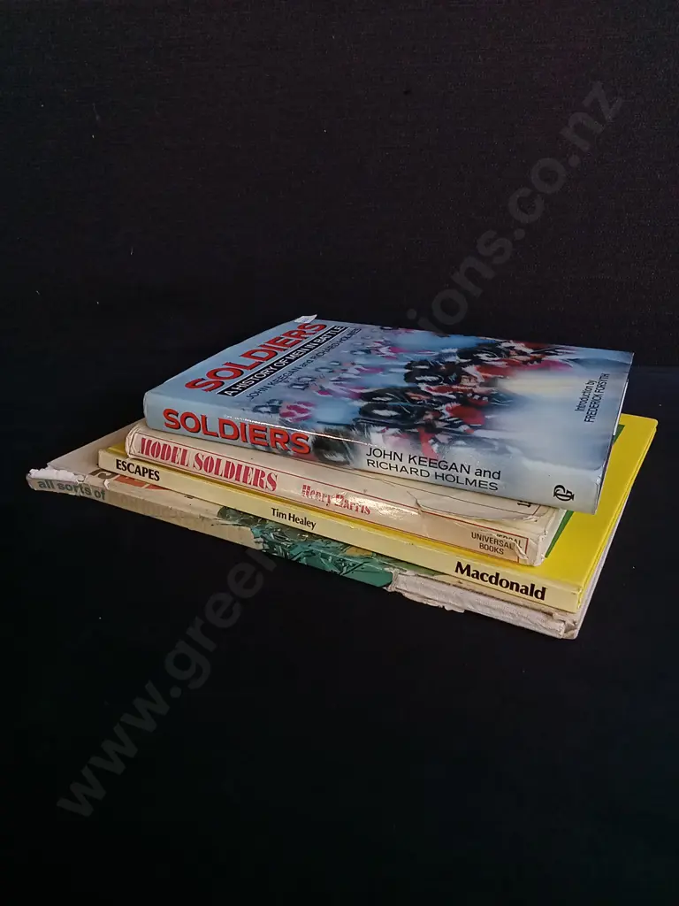 4 HISTORICAL/ MILITARY BOOKS Image 1++