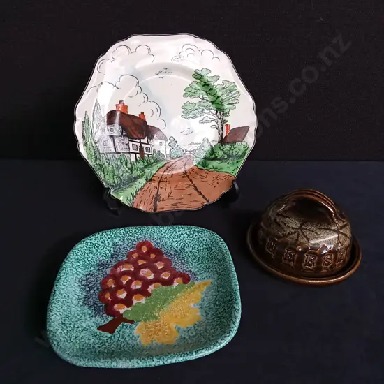3 PIECES VINTAGE CERAMICS, INCLUDING CHEESE DOME, LARGEST W 23.5 CM