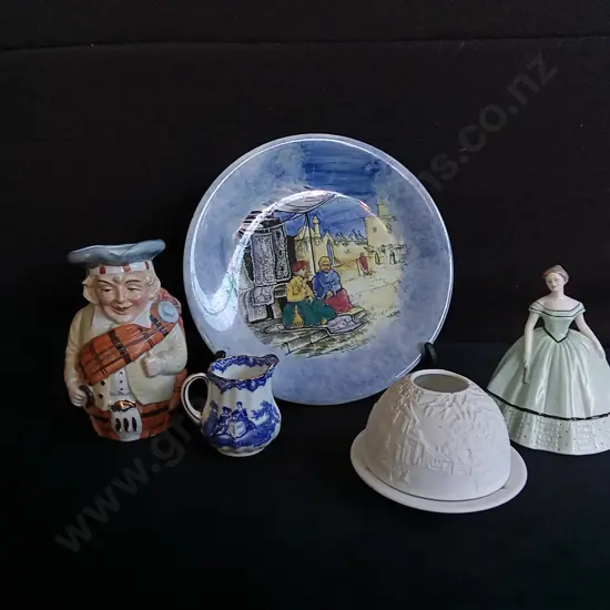 COLLECTION OF VINTAGE CERAMIC, TOBY JUG, COALPORT FIGURINE, ETC, PLATE W 23 CM