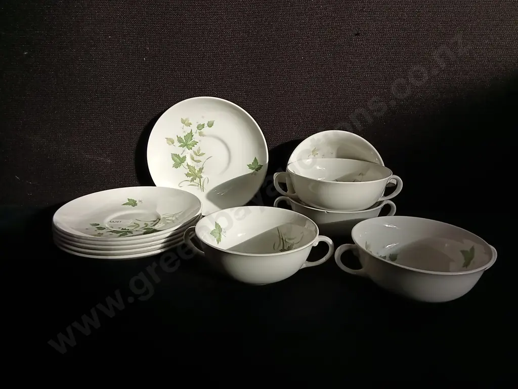 VINTAGE SAUCER AND BOWL SET FROM JOHNSON BROTHERS (MADE IN ENGLAND) SAUCERS ARE 16CM DIA Image 1++
