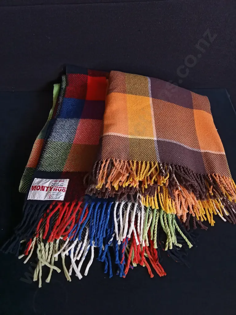 PAIR OF TARTAN WOOLEN THROW BLANKETS Image 1++
