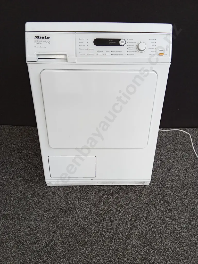 WORKING MÍELE DRYER T 8428 C, L 55CM X W 60CM X H 85CM Image 1++