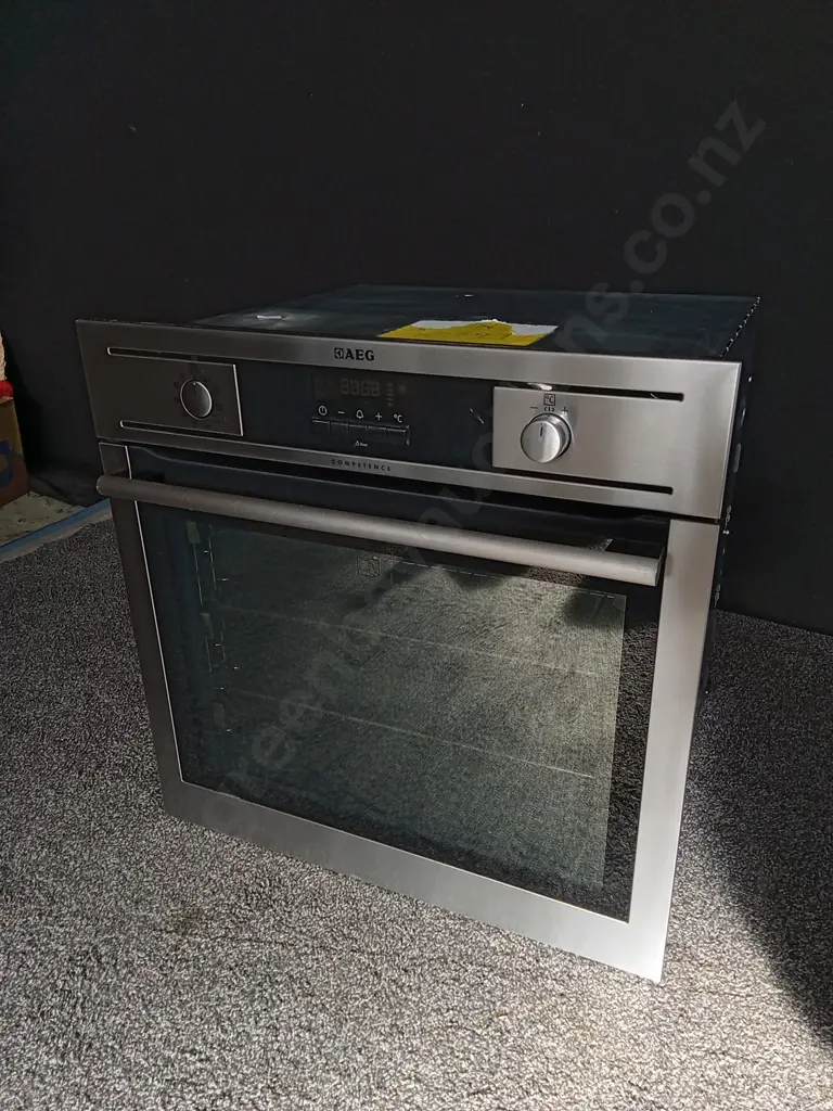 AEG 60 CM BUILT IN SINGLE ELECTRIC OVEN, H 59 CM X W 59 CM X D 51.5 CM Image 1++