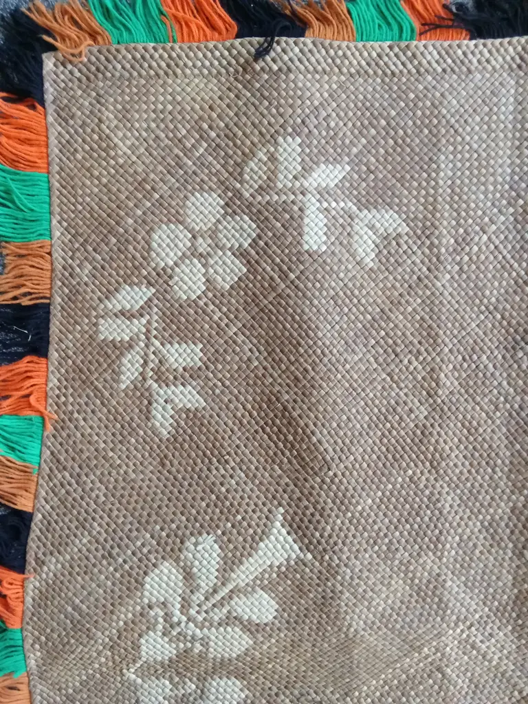 LARGE TRADITIONAL TONGAN HAND WOVEN CEREMONIAL FALA (FLOOR MAT) WITH DECORATIVE FRINGE LIKELY MADE FROM PANDANUS LEAVES Image 1++