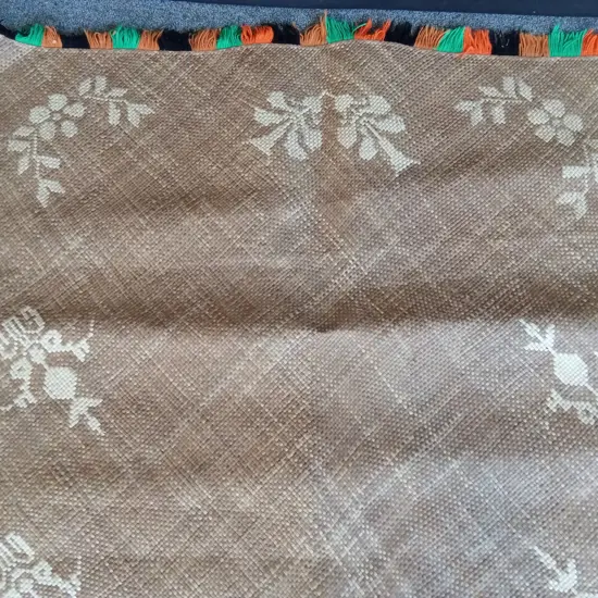 LARGE TRADITIONAL TONGAN HAND WOVEN CEREMONIAL FALA (FLOOR MAT) WITH DECORATIVE FRINGE LIKELY MADE FROM PANDANUS LEAVES