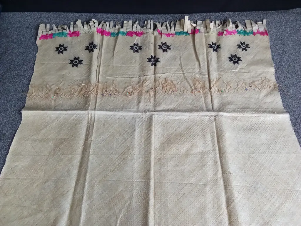 LARGE TRADITIONAL TONGAN HAND WOVEN CEREMONIAL FALA (FLOOR MAT) LIKELY MADE FROM PANDANUS LEAVES Image 1++