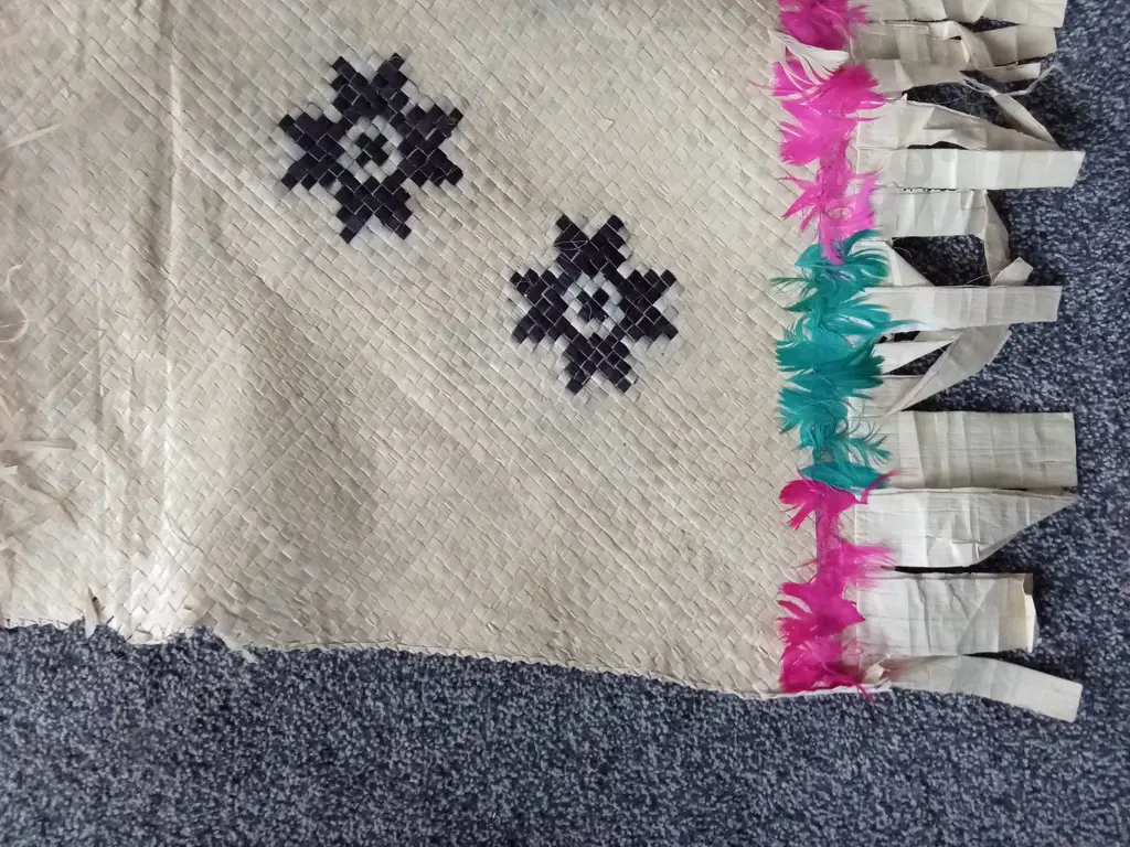 LARGE TRADITIONAL TONGAN HAND WOVEN CEREMONIAL FALA (FLOOR MAT) LIKELY MADE FROM PANDANUS LEAVES Image 1++