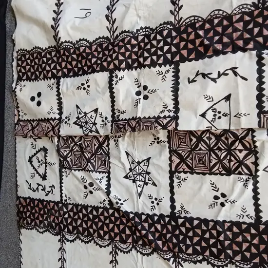 LARGE DECORATIVE TONGAN TAPA CLOTH APPROX 2.5M WIDE X 5M LONG MAN MADE CLOTH