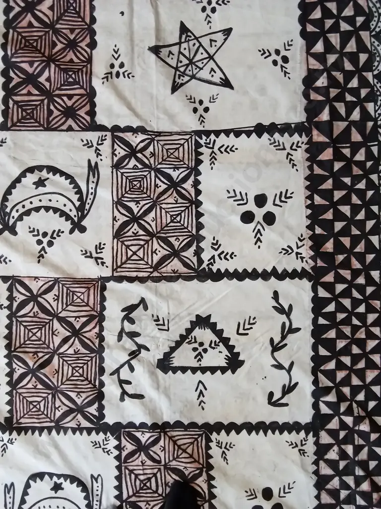 LARGE DECORATIVE TONGAN TAPA CLOTH APPROX 2.5M WIDE X 5M LONG MAN MADE CLOTH Image 1++