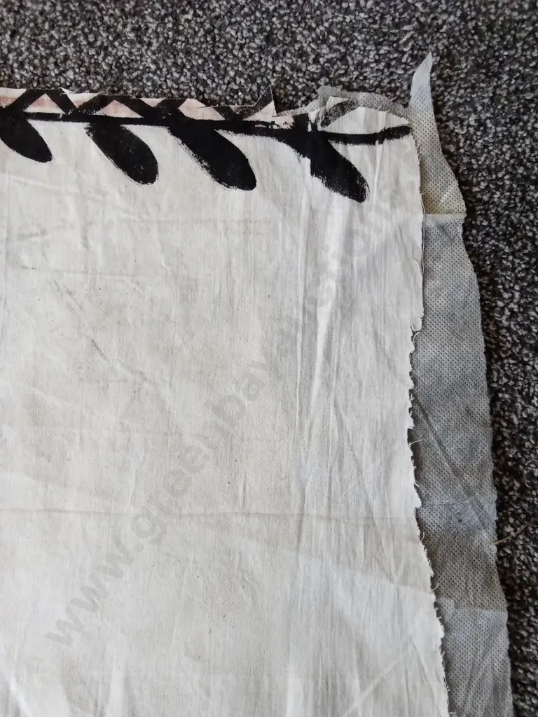 LARGE DECORATIVE TONGAN TAPA CLOTH APPROX 2.5M WIDE X 5M LONG MAN MADE CLOTH Image 1++