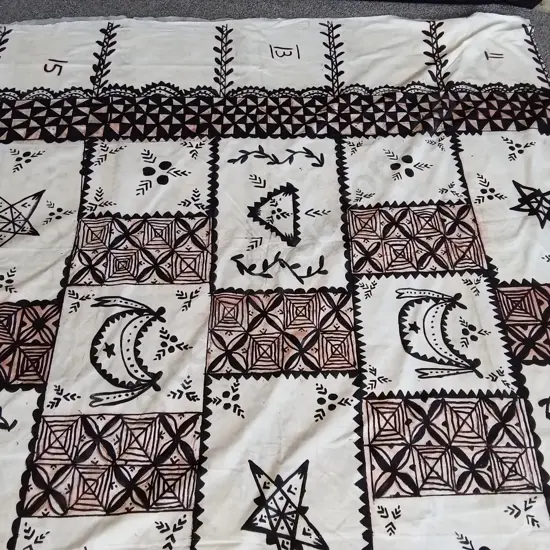 LARGE DECORATIVE TONGAN TAPA CLOTH APPROX 2.5M WIDE X 5M LONG MAN MADE CLOTH