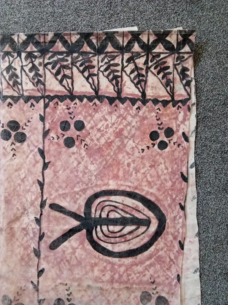 LARGE DECORATIVE TONGAN TAPA CLOTH APPROX 3 M WIDE X 5M LONG MAN MADE CLOTH Image 1++