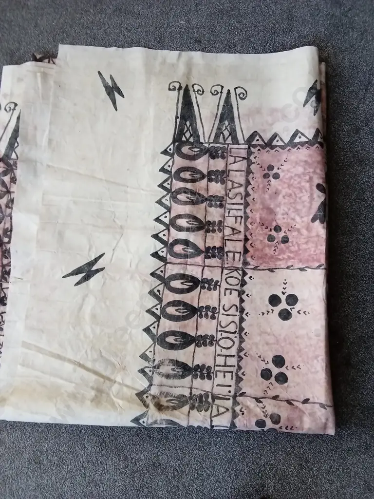 LARGE DECORATIVE TONGAN TAPA CLOTH APPROX 3 M WIDE X 5M LONG MAN MADE CLOTH Image 1++