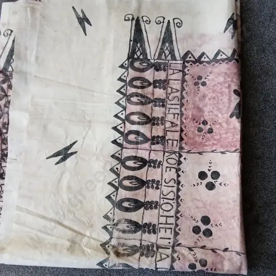 LARGE DECORATIVE TONGAN TAPA CLOTH APPROX 3 M WIDE X 5M LONG MAN MADE CLOTH