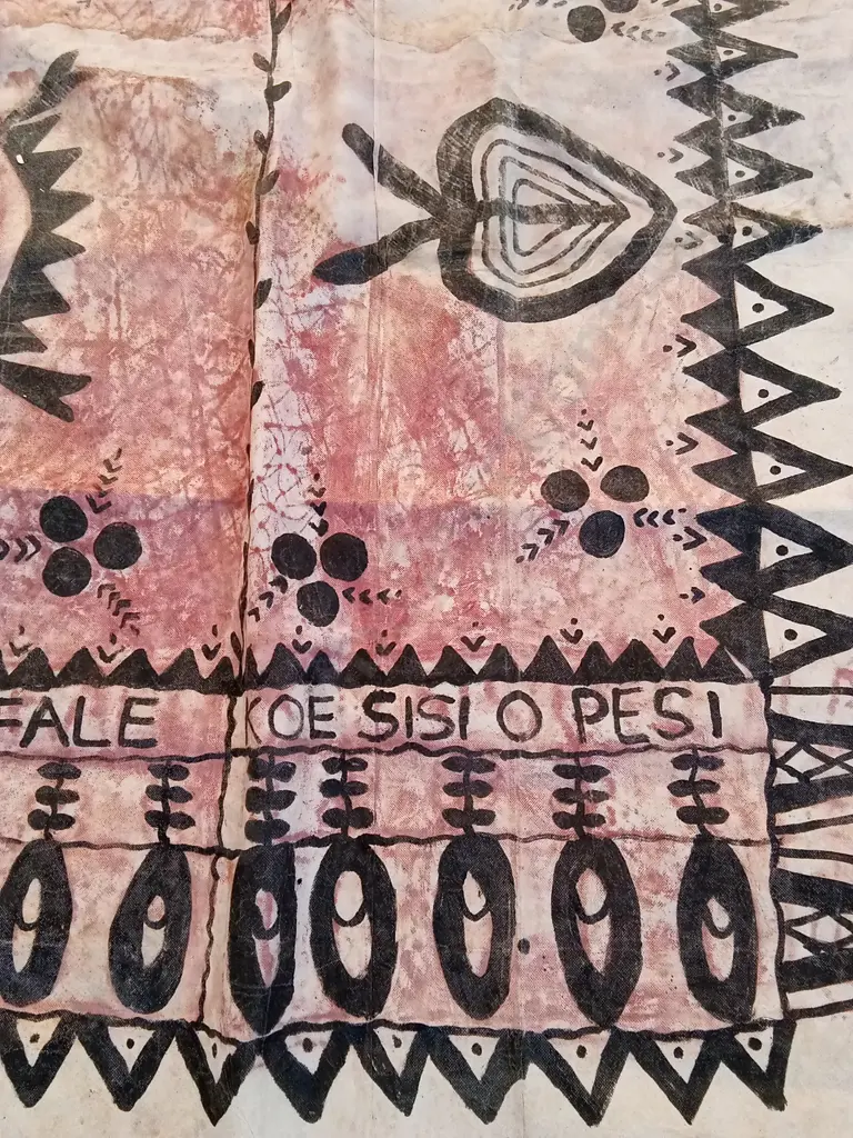 LARGE DECORATIVE TONGAN TAPA CLOTH APPROX 3 M WIDE X 5M LONG MAN MADE CLOTH Image 1++