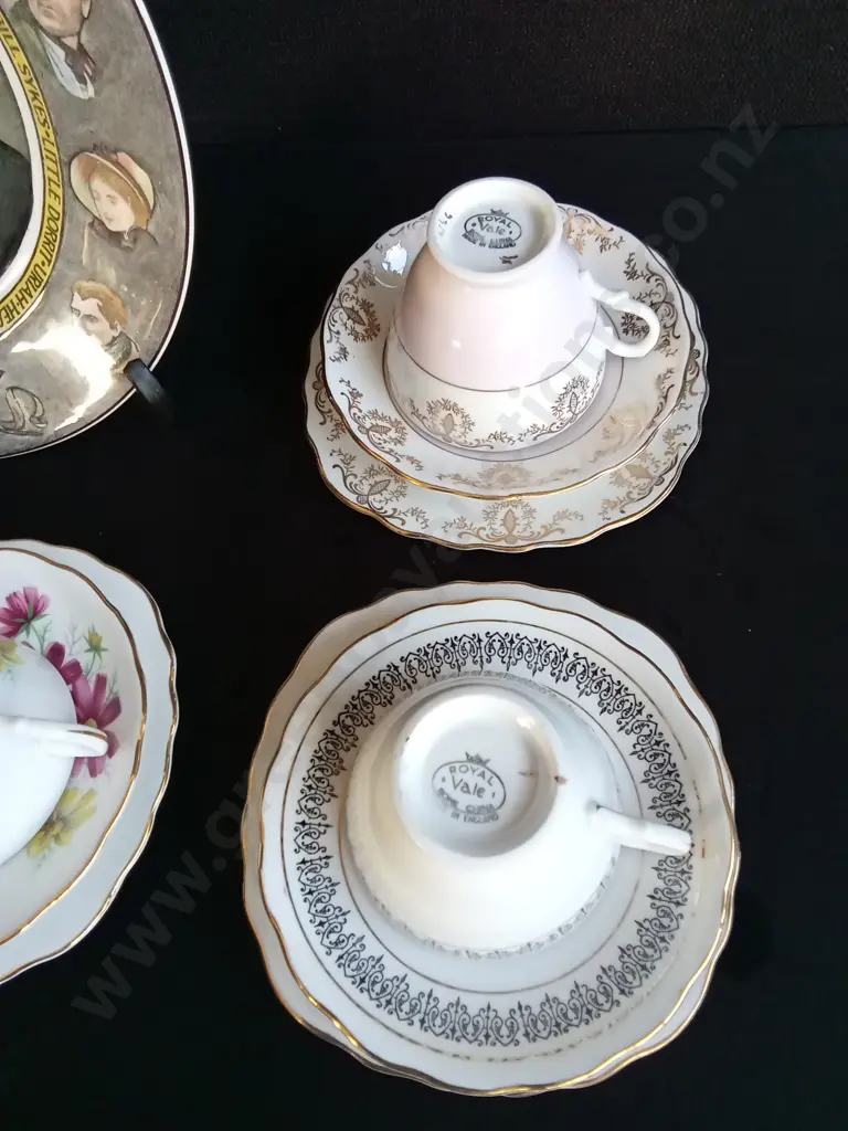 MIX OF TEA SERVICE ITEMS, INCLUDING FOUR TEA CUP AND SAUCER SETS. LARGEST W 26 CM Image 1++
