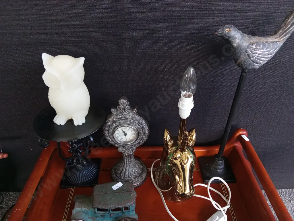 MIX OF DECORATIVE ITEMS, TRAY IS 78CM LONG Image 1++