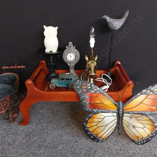 MIX OF DECORATIVE ITEMS, TRAY IS 78CM LONG
