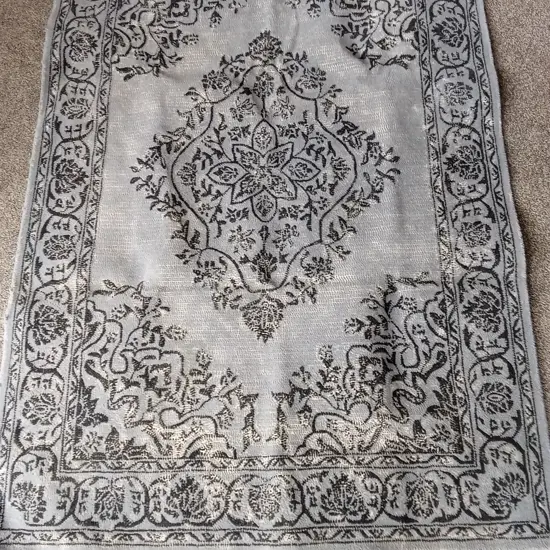 BLUE FLOOR RUG L 2.33M D 1.6M