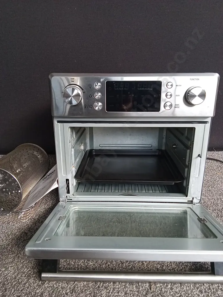 ANKO AIR FRYER AND OVEN AO2502 (WORKING) INCLUDING TRAYS AND BASKETS, H 38CM X W 41CM X D 37CM Image 1++