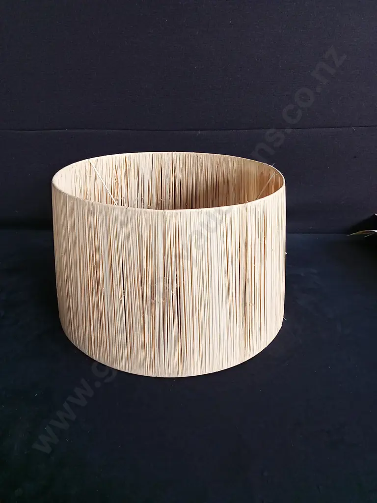 NATURAL COLOURED RAFFIA  CYLINDER LAMPSHADE H 27CM C 40CM Image 1++