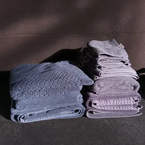 SET OF NAVY TOWELS NEVER USED - ROYAL DOULTON AND URBAN LOFT