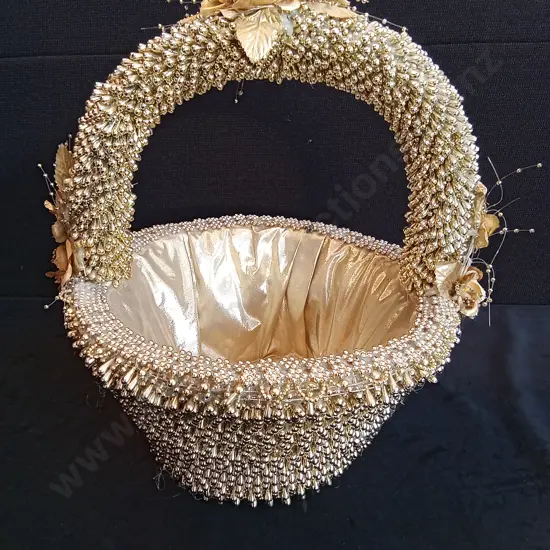 TRADITIONAL TONGAN KATO TEU GOLD COLOURED BASKET FOR USE AT SPECIAL FUNCTIONS