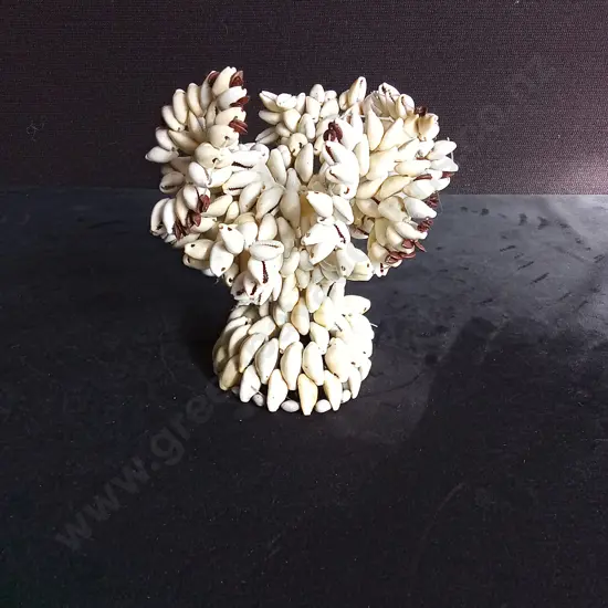 TRADITIONAL TONGAN TABLE DECORATION MADE OF HAND SEWN SHELLS