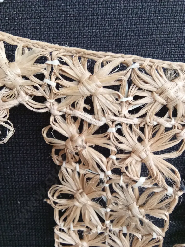 TRADITIONAL TONGAN KIEKIE FINELY WOVEN CEREMONIAL GARMENT Image 1++