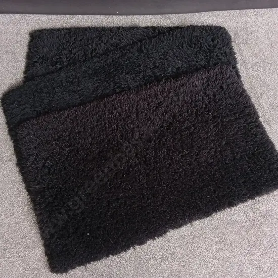 3X BLACK SHAGGY RECTANGULAR RUGS, 120CM X 75CM