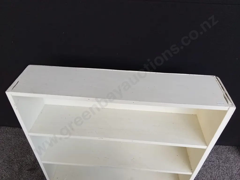 WHITE WOODEN BOOKCASE H79CM L90CM D21CM Image 1++