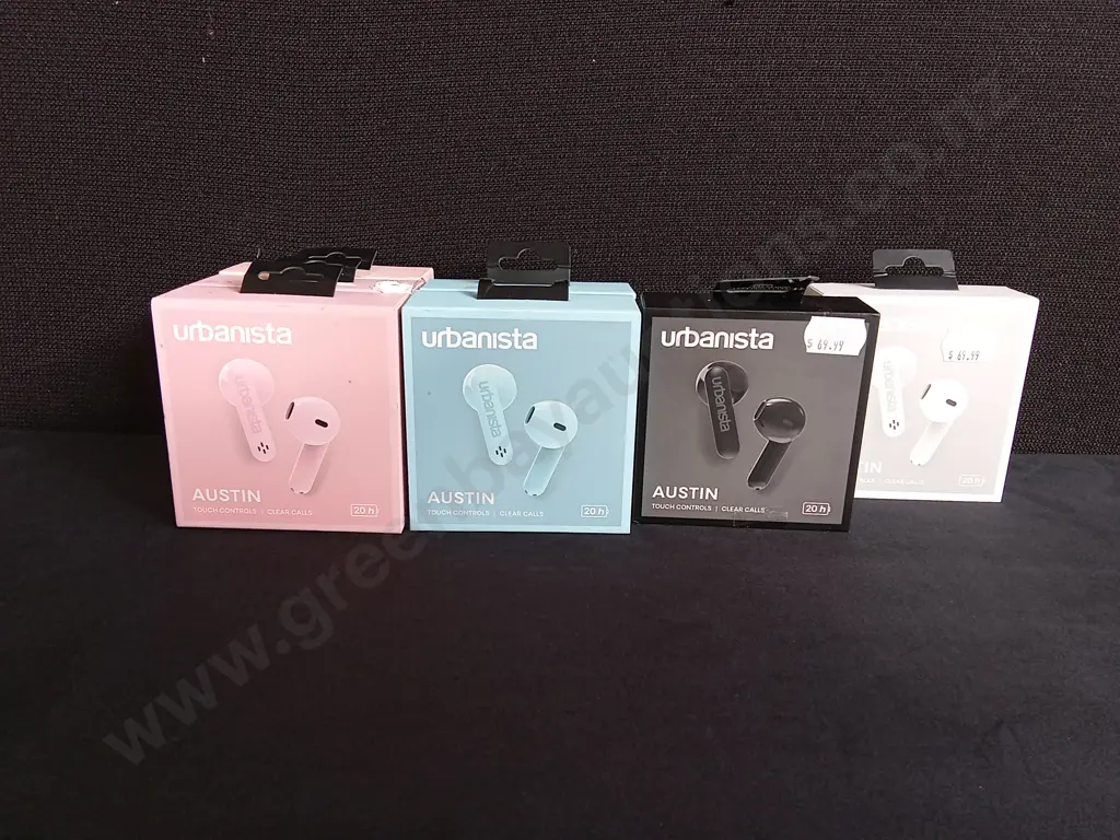 COLLECTION OF 7 URBANISTA AUSTIN EARPHONES Image 1++