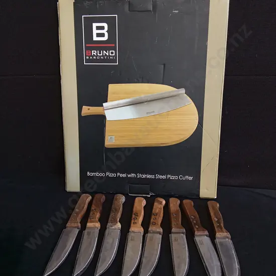 BRUNO BARONTINI BAMBOO PIZZA PEEL AND PIZZA CUTTER, AND SET OF 8 JAMIE OLIVER KNIVES