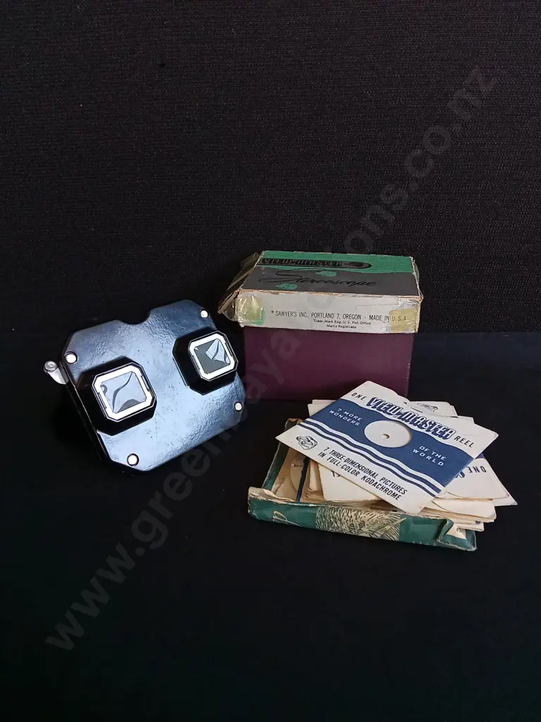 VINTAGE SAWYER'S VIEW MASTER STEREOSCOPE WITH ORIGINAL BOX AND COLLECTION OF 7 SCENE KODACHROME REELS Image 1++