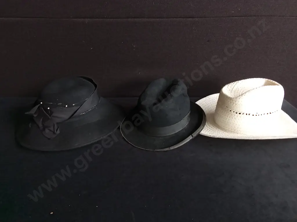 3 VINTAGE HATS Image 1++