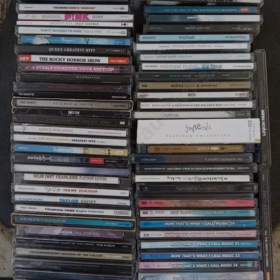 BOX MIX OF CDS