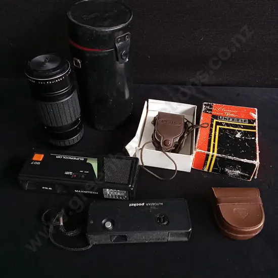 VINTAGE CAMERAS AND CAMERA ACCESSORIES