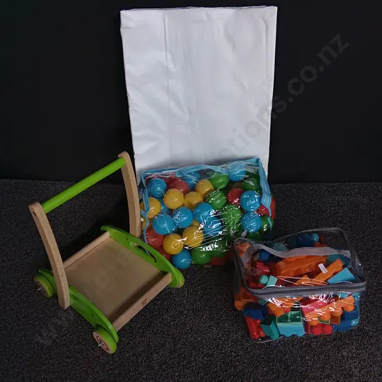 MIX OF BABY ITEMS