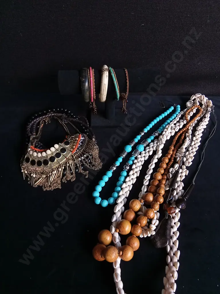MIX OF JEWELLERY Image 1++