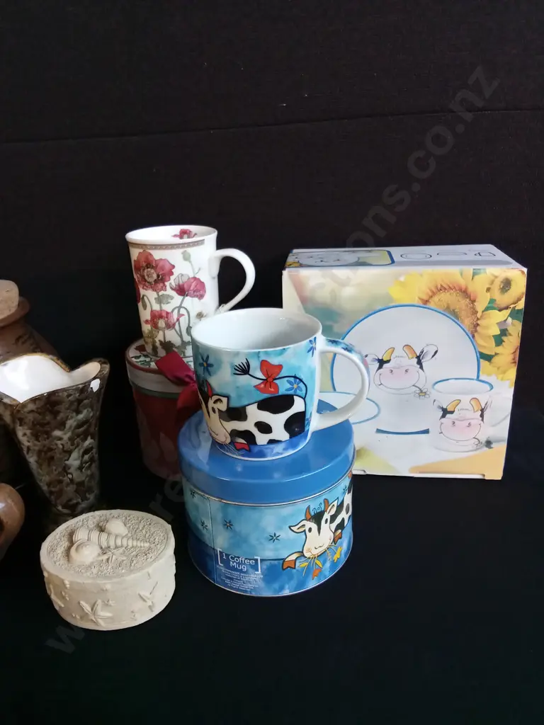 MIX OF KITCHENWARE AND POTTERY ITEMS, TALLEST H 18 CM Image 1++