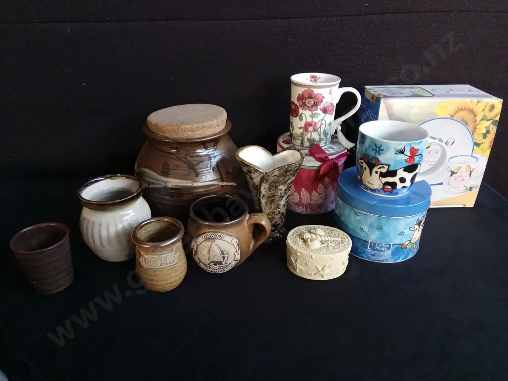 MIX OF KITCHENWARE AND POTTERY ITEMS, TALLEST H 18 CM Image 1++