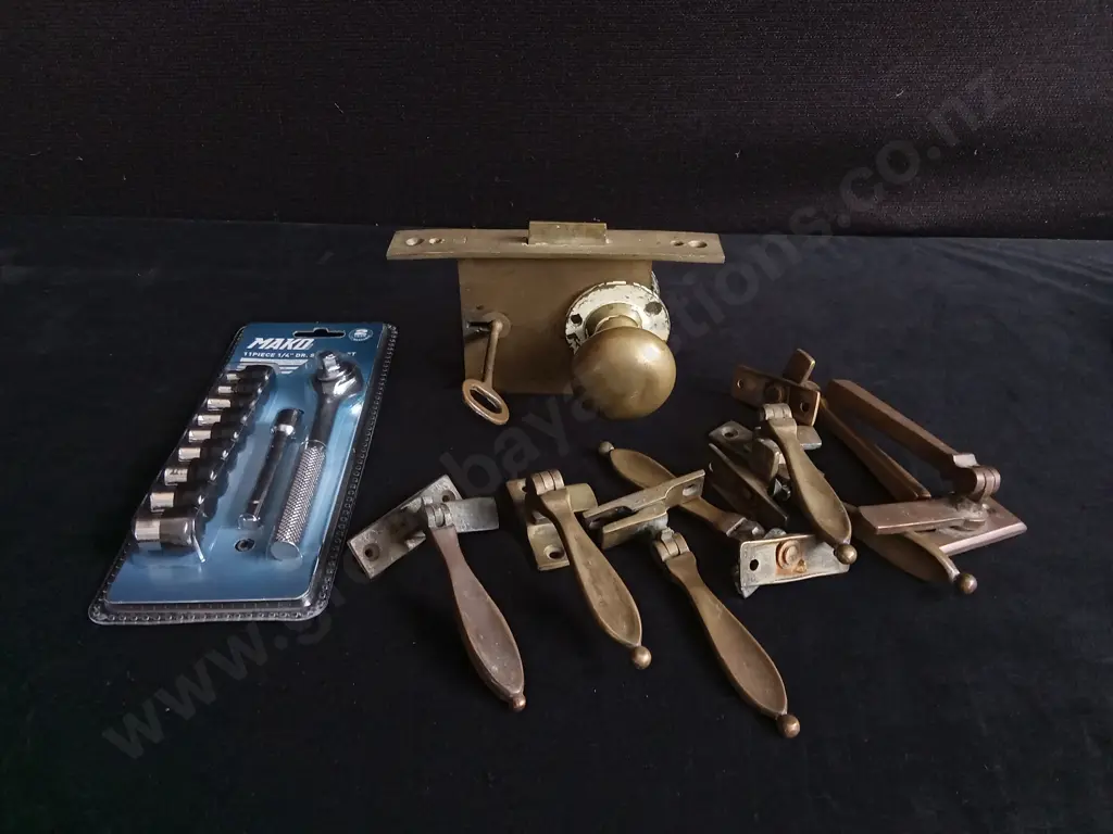MIX OF HARDWARE Image 1++