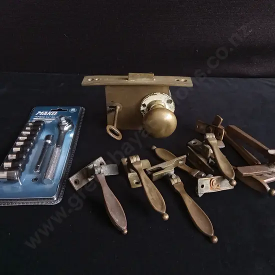 MIX OF HARDWARE