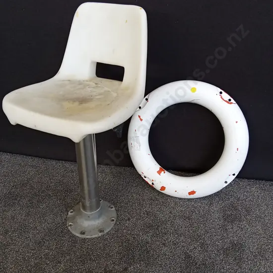 PENGUIN ENGINEER SEAFARER CHAIR, H 83 CM AND LIFE RING