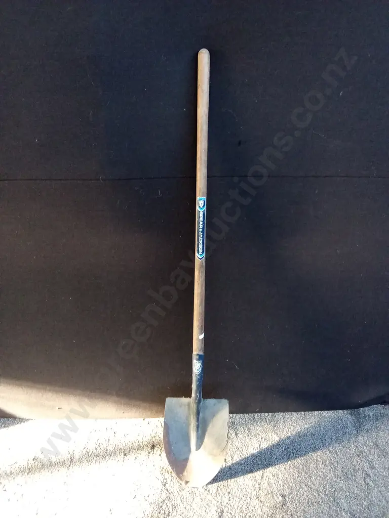 HAND TOOLS INCLUDING 2X LOG SPLITTERS AND SHOVEL PLUS OF LONG HANDLED SHOVEL Image 1++