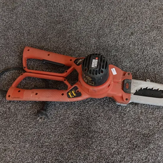 BLACK & DECKER ALLIGATOR LOPPER