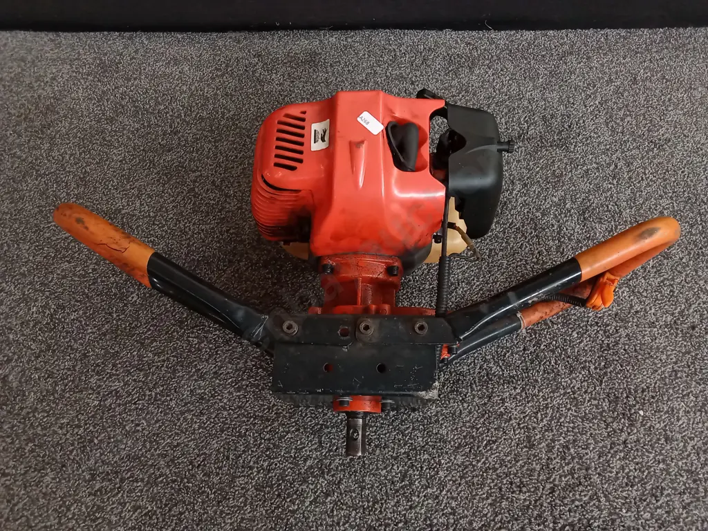 GAS POWERED POST HOLE DIGGER MOTOR UNIT Image 1++