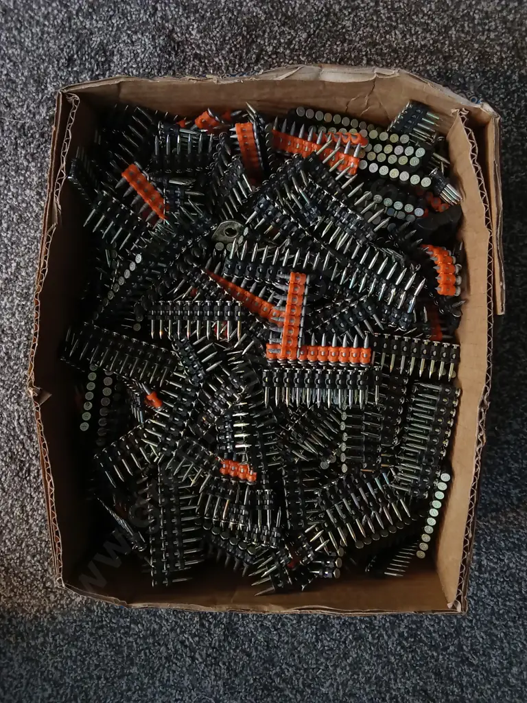 BOX OF GAS ACTUATED PINS Image 1++