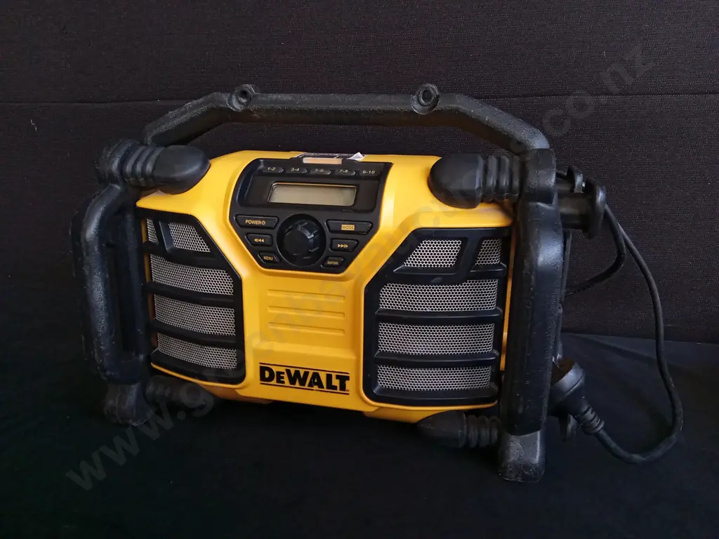 DEWALT DCR015 12V/20V MAX WORKSITE RADIO, WORKING Image 1++